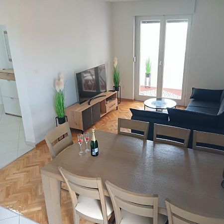 Apartman Luna Zara Esterno foto